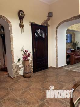 5-к квартира, вторичка, 180м2, 2/4 этаж