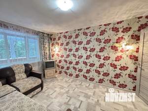 2-к квартира, вторичка, 42м2, 1/4 этаж