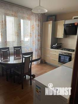 2-к квартира, вторичка, 61м2, 8/10 этаж