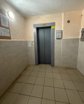 4-к квартира, вторичка, 120м2, 1/10 этаж