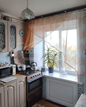 4-к квартира, вторичка, 63м2, 5/5 этаж