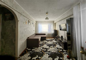 2-к квартира, вторичка, 42м2, 1/5 этаж