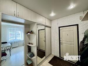 2-к квартира, вторичка, 56м2, 1/10 этаж
