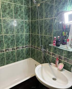 2-к квартира, вторичка, 53м2, 1/9 этаж