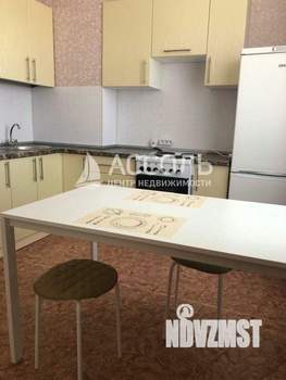 Студия квартира, вторичка, 33м2, 10/10 этаж