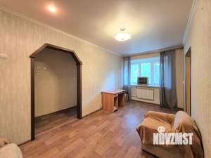 2-к квартира, вторичка, 45м2, 1/4 этаж
