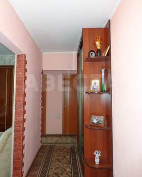 3-к квартира, вторичка, 63м2, 6/9 этаж