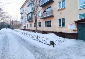 2-к квартира, вторичка, 42м2, 1/4 этаж