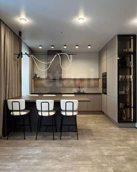 3-к квартира, вторичка, 90м2, 7/14 этаж