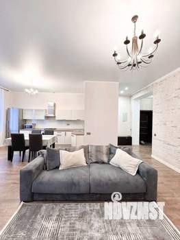 3-к квартира, вторичка, 103м2, 1/3 этаж