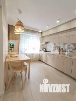 4-к квартира, вторичка, 100м2, 1/9 этаж