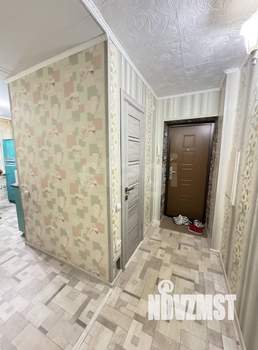 2-к квартира, вторичка, 42м2, 1/4 этаж