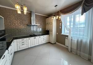 3-к квартира, вторичка, 160м2, 4/4 этаж