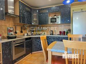 4-к квартира, вторичка, 130м2, 2/10 этаж