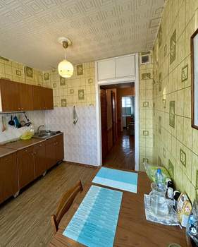 4-к квартира, вторичка, 77м2, 2/9 этаж